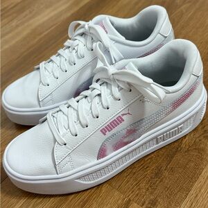 USED but in good condition Puma White and Pink Low-Top Sneakers